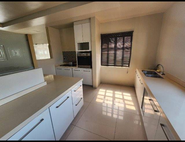 7 BEDROOM SECTIONAL TITLE FOR SALE IN MUSGRAVE